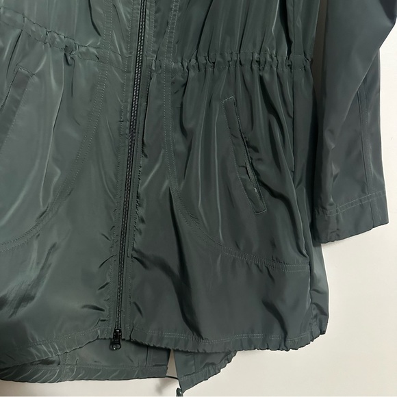 ATHLETA Drippity Dark Green Lightweight Hooded Rain Jacket Windbreaker  XXS - Picture 5 of 6